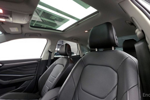 2023 Volkswagen Jetta с пробегом 29 112 км