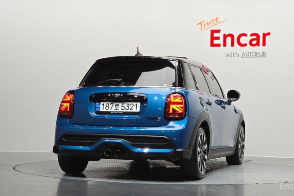 2022 Mini  с пробегом 26 771 км