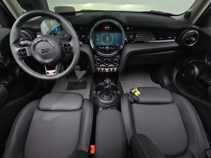 2023 Mini  с пробегом 4 329 км