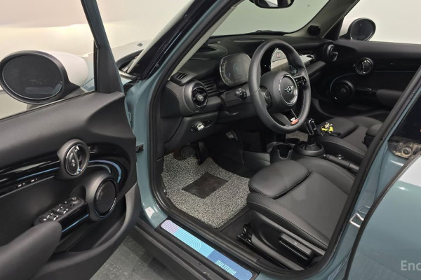 2023 Mini  с пробегом 4 329 км