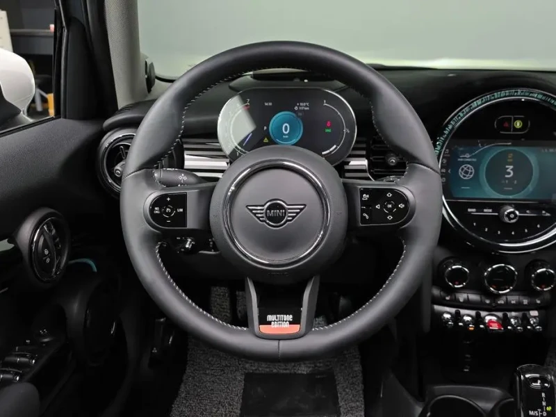 2023 Mini  с пробегом 4 329 км