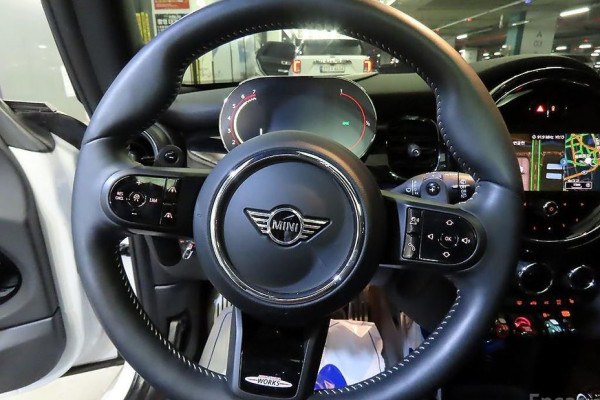 2023 Mini  с пробегом 33 755 км