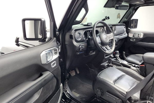 2022 Jeep Wrangler с пробегом 33 654 км