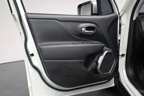 2022 Jeep Renegade с пробегом 15 720 км