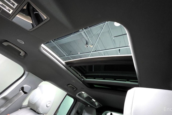 2023 Land Rover Defender с пробегом 51 357 км