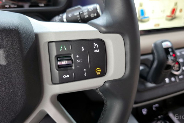 2023 Land Rover Defender с пробегом 51 357 км