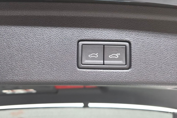 2025 Volkswagen Touareg с пробегом 16 км