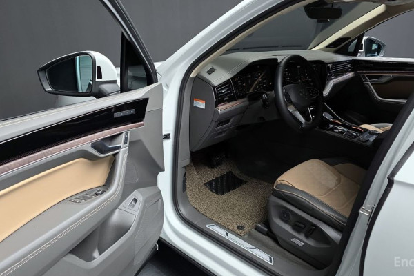 2024 Volkswagen Touareg с пробегом 16 699 км