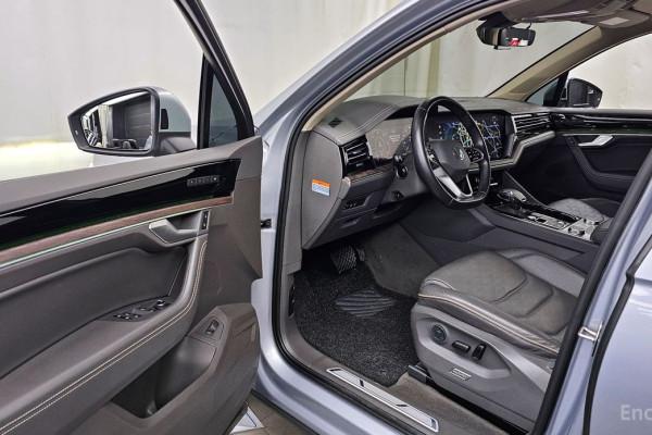 2021 Volkswagen Touareg с пробегом 76 980 км