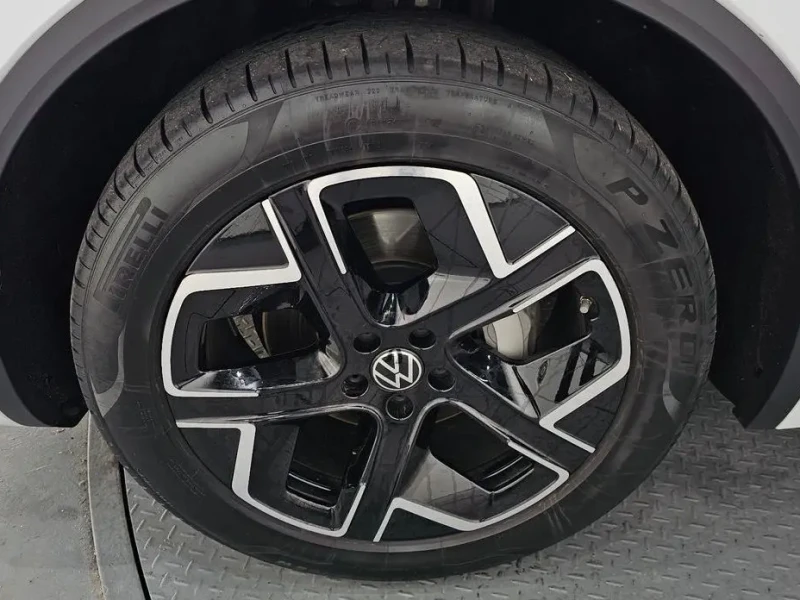 2024 Volkswagen Touareg с пробегом 16 266 км