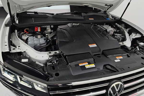 2024 Volkswagen Touareg с пробегом 16 266 км