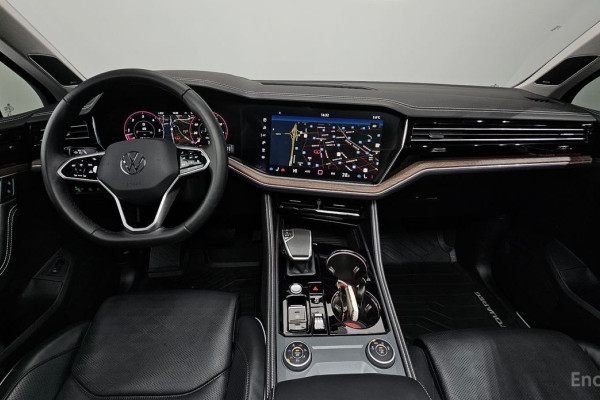 2024 Volkswagen Touareg с пробегом 16 266 км