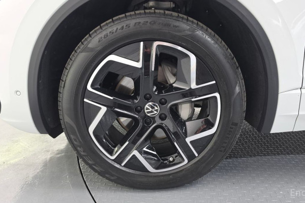 2024 Volkswagen Touareg с пробегом 5 157 км