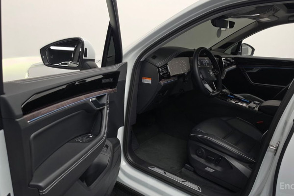 2024 Volkswagen Touareg с пробегом 5 157 км