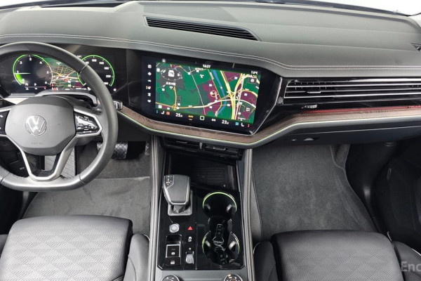 2024 Volkswagen Touareg с пробегом 26 290 км