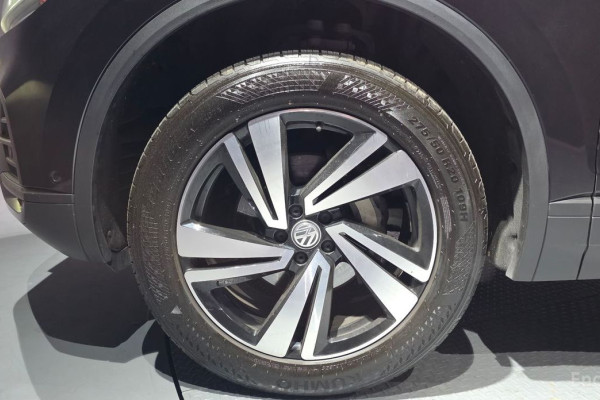 2020 Volkswagen Touareg с пробегом 110 461 км