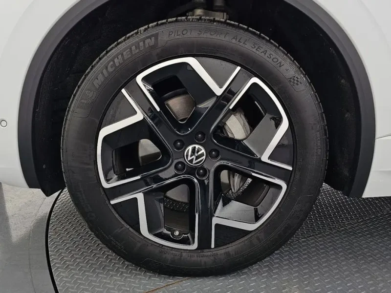 2024 Volkswagen Touareg с пробегом 18 074 км