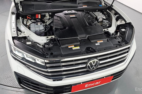 2024 Volkswagen Touareg с пробегом 18 074 км