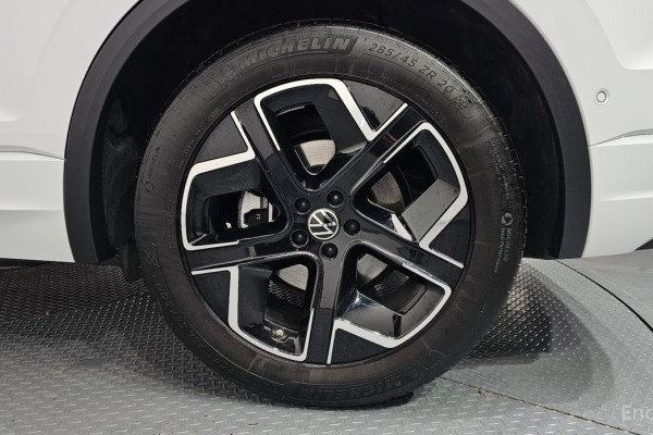 2024 Volkswagen Touareg с пробегом 18 074 км