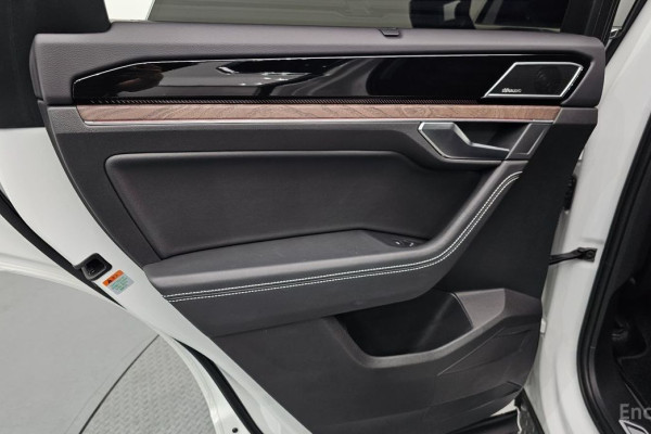 2024 Volkswagen Touareg с пробегом 18 074 км