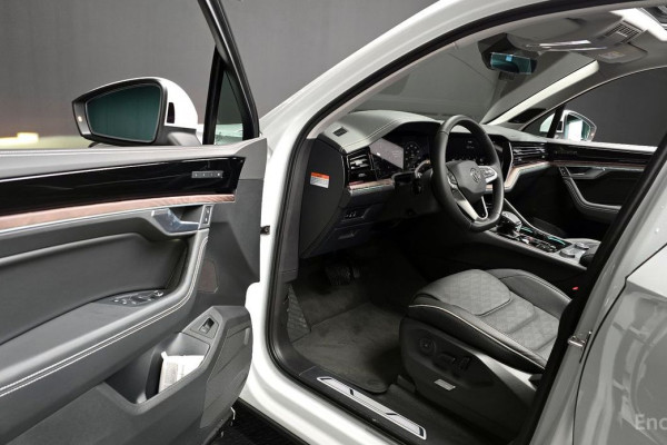 2025 Volkswagen Touareg с пробегом 2 177 км