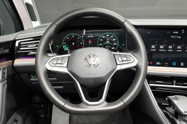 2025 Volkswagen Touareg с пробегом 2 177 км