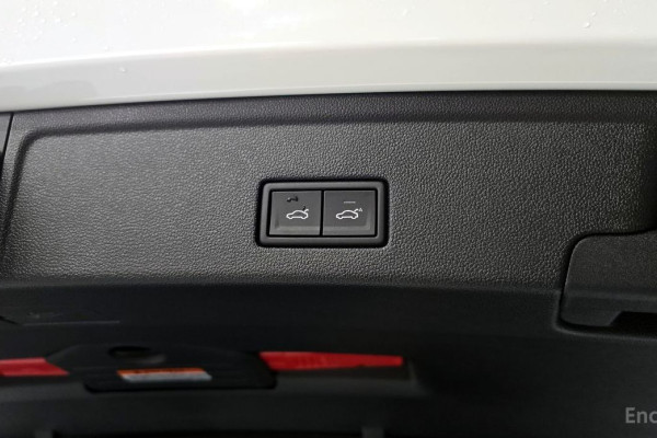 2025 Volkswagen Touareg с пробегом 2 177 км