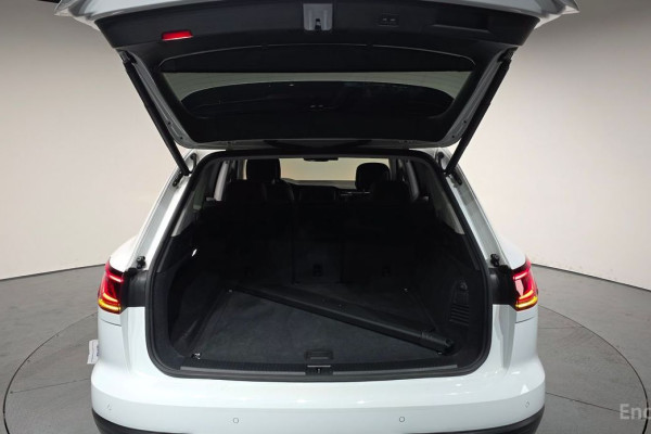 2023 Volkswagen Touareg с пробегом 96 565 км