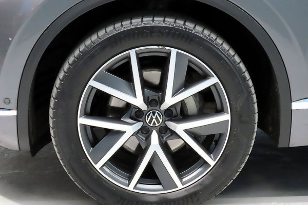 2023 Volkswagen Touareg с пробегом 37 924 км