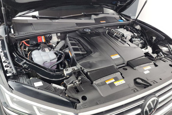 2025 Volkswagen Touareg с пробегом 13 220 км