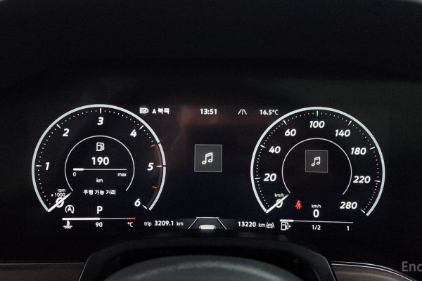 2025 Volkswagen Touareg с пробегом 13 220 км