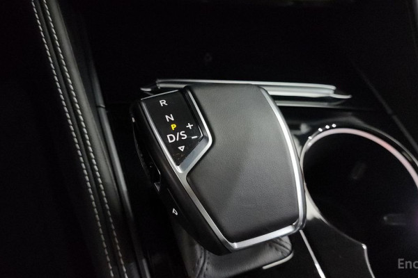 2025 Volkswagen Touareg с пробегом 13 220 км