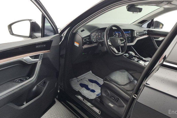 2025 Volkswagen Touareg с пробегом 13 220 км