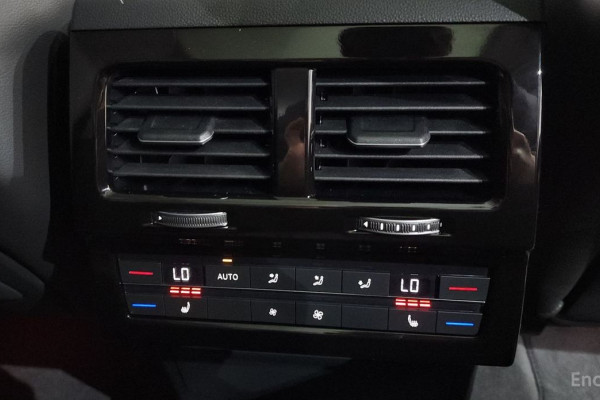 2025 Volkswagen Touareg с пробегом 13 220 км