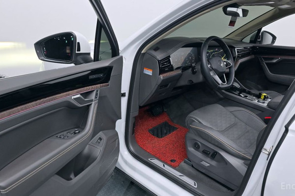 2023 Volkswagen Touareg с пробегом 76 023 км