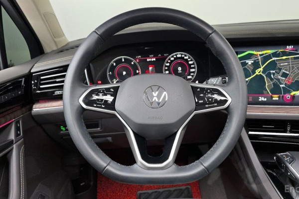 2023 Volkswagen Touareg с пробегом 76 023 км