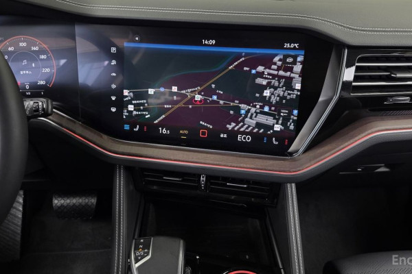 2025 Volkswagen Touareg с пробегом 7 536 км