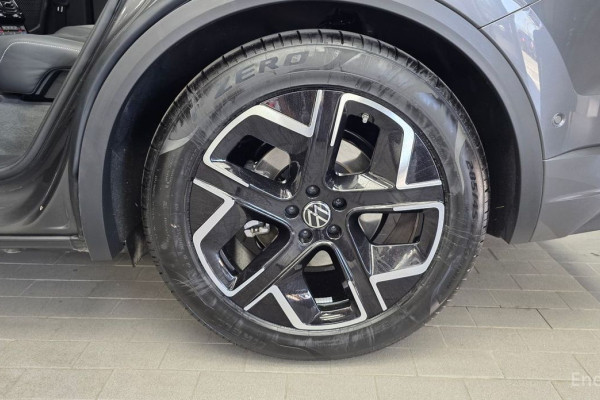 2025 Volkswagen Touareg с пробегом 7 536 км