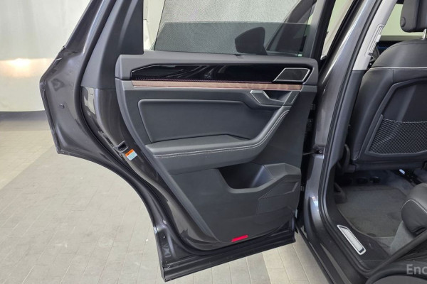 2025 Volkswagen Touareg с пробегом 7 536 км