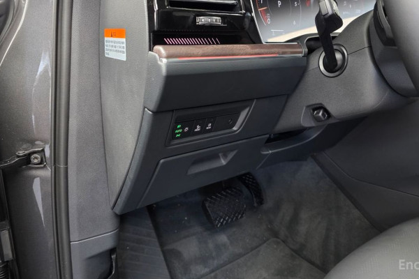 2025 Volkswagen Touareg с пробегом 7 536 км