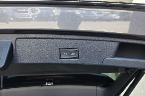 2025 Volkswagen Touareg с пробегом 7 536 км