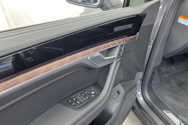 2025 Volkswagen Touareg с пробегом 7 536 км