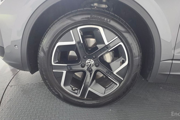 2024 Volkswagen Touareg с пробегом 10 174 км