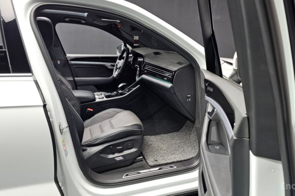 2023 Volkswagen Touareg с пробегом 28 984 км