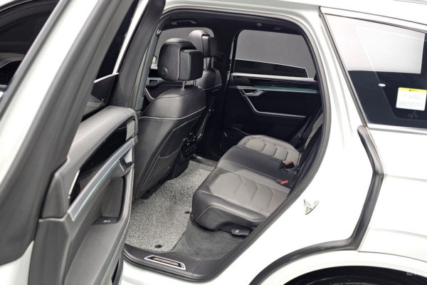 2023 Volkswagen Touareg с пробегом 28 984 км