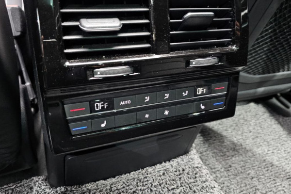 2023 Volkswagen Touareg с пробегом 28 984 км