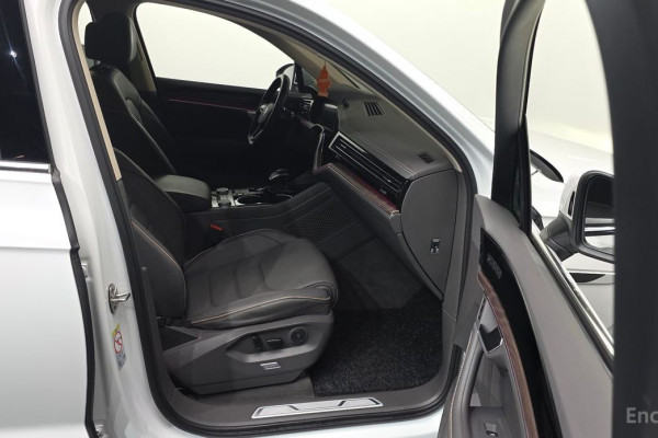 2023 Volkswagen Touareg с пробегом 49 008 км