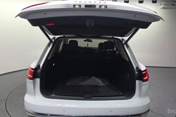 2023 Volkswagen Touareg с пробегом 49 008 км