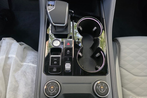 2025 Volkswagen Touareg с пробегом 21 км