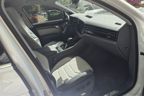 2025 Volkswagen Touareg с пробегом 21 км